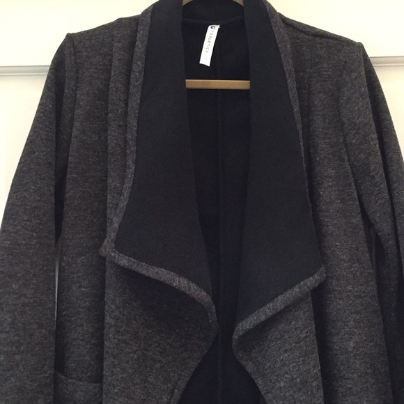 Fabletics lightweight sweatshirt coat - Picture 3 of 5